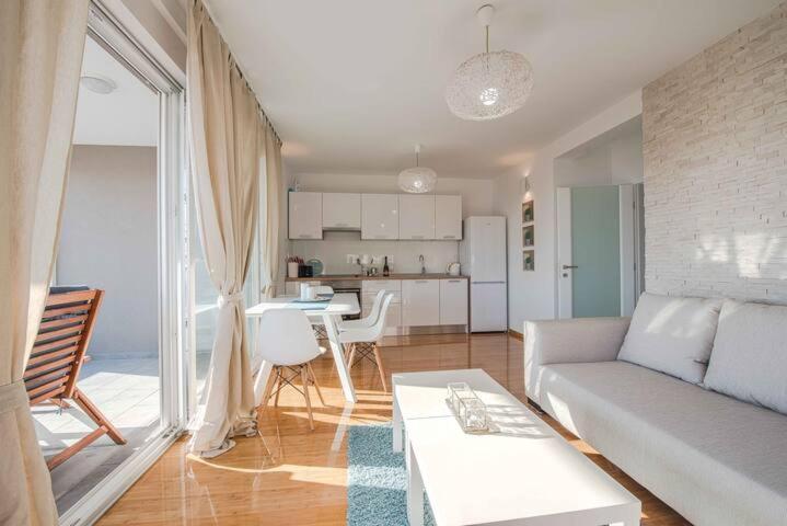 Blue Sky, Modern Sea View Apartment Novalja Dış mekan fotoğraf