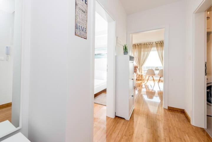 Blue Sky, Modern Sea View Apartment Novalja Dış mekan fotoğraf