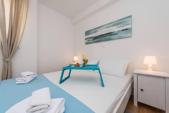 Blue Sky, Modern Sea View Apartment Novalja Dış mekan fotoğraf